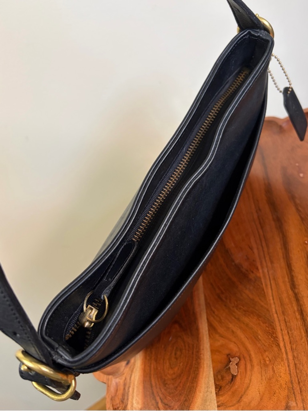 Vintage COACH Equestrian Slim Zip Crossbody Black 9802 EUC - Picture 8 of 17